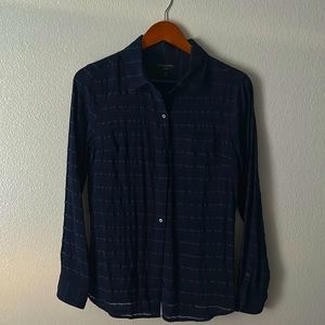 Women’s Banana Republic dress shirt